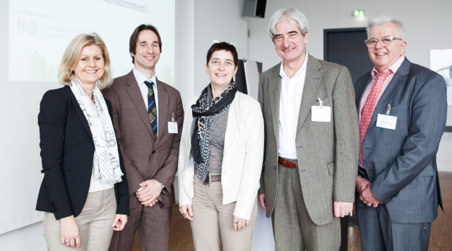 ReferentInnen mit Ministerin Barbara Steffens (Mitte). Foto: Stefanie Biel